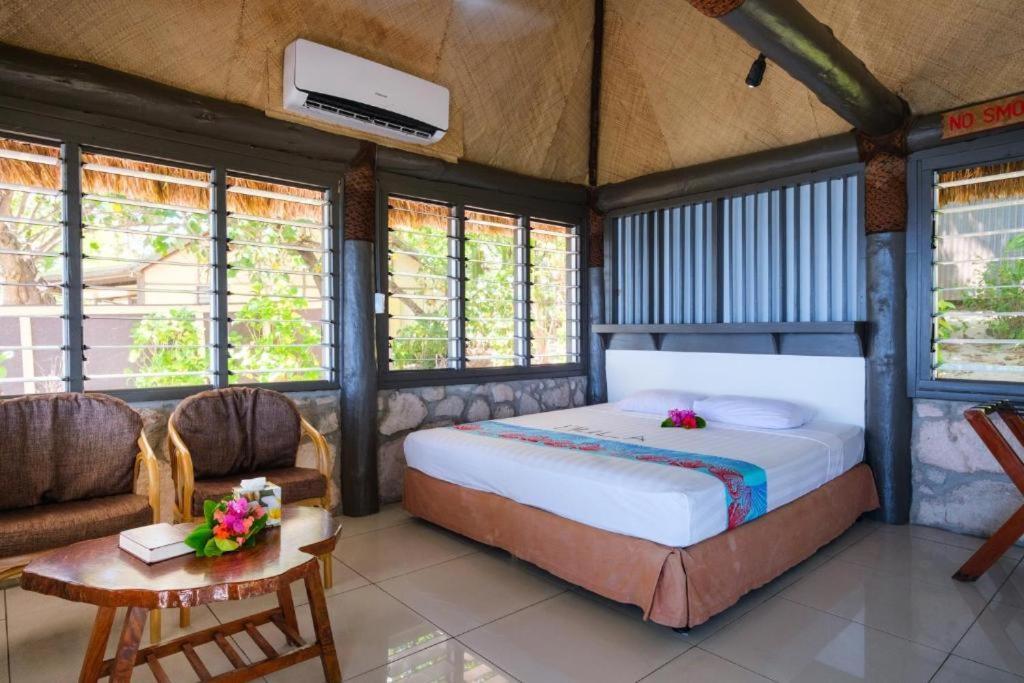 Beachcomber Island Resort Room photo